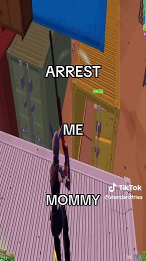 👮🏻‍♀️😛 #fortnite #foryoupage #stretchtok #mommy #fyp