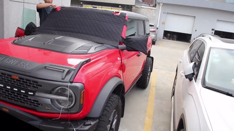 Foldable Windshield Sun Shade Compatible with 2021-2024 Ford Bronco Accessories, Window Sunshade Sun Visor Protector Blocks UV Rays