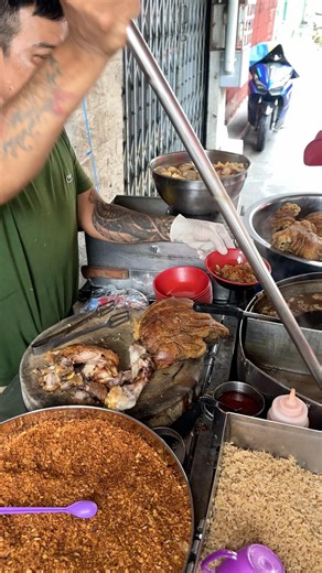 Quality Beef & Lechon PARES in Tondo #phillipinesstreetfood #pares #lechon