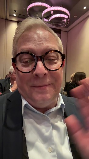 Waiting with 300 writers to start pitching agents at Pitchfest, a 3-hour highlight of #thrillerfest. We get 3 minutes to deliver a 30-second pitch, and 2-1/2 minutes of feedback to about 60 Agents. Wish me luck! @ITW Organization #booktok #nyc