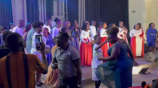 Yabadamu simanyi Ekidiba #iwanttogoviral #musiciansoftiktok #sdachoirs