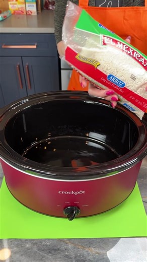 Easy Spanish dinner 🇪🇸 #food #foodie #yum #yummy #cooking #baking #budget #recipe #easyrecipe #spain #usa #home #family #viral #fyp #foryou