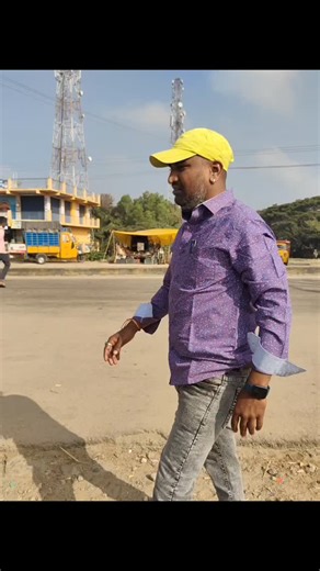 Dayananda Daya on Instagram: "ಟಮೋಟ ಕಥೆ 😂🤣#trendingreels #instagram #kannada #reelsinstagram #comedy"