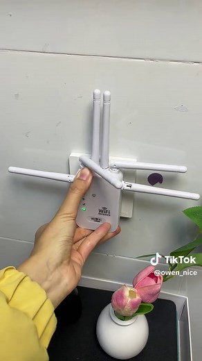 Maximiza tu wifi enviándolo más lejos por toda la casa y la oficina con esta solución sencilla. Compra en el carrito naranja abajo para ver las diferentes marcas de amplificadores de ancho de banda.#wifiextender #wifi #SpotlightFinds #TikTokHolidayHaul#tiktokmakemebuyit