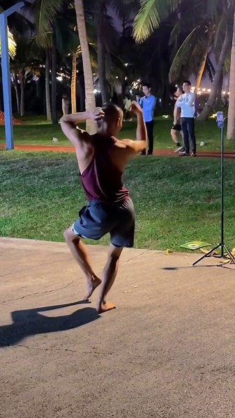 当今社会 | Singapore TikTok Remix Dance