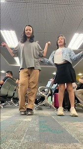 About to fly off! #spongebob #friends #airport