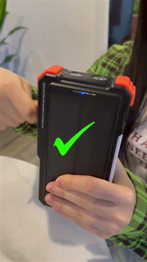 20000mAh Wireless Portable Charger: Hand Crank + Magnetic Function| 20W Fast Charging Battery Pack.