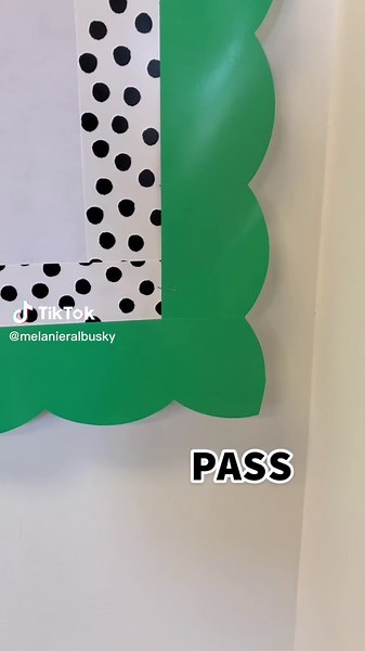 Classroom Border Ideas with Scallops for Schoolgirl Style