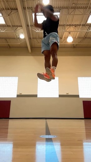 Yaoan Fitness | Vertical Jump & Athleticism Coach on Instagram: "One of my workouts as a 5’10 dunker! My newest jump program releases by the end of the month and you’ll have access to workouts like these and more ‍♂️ PPP PROGRAM LIVE NOW! Click the link in my bio to find it! #basketball #dunk #athlete"