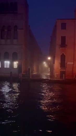 夜明け前のヴェネツィアでの静かな時間