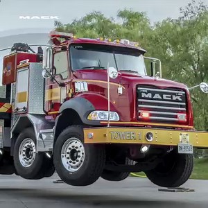 225K views · 4.3K reactions | ⚡Cada camión Mack ofrece un diseño funcional, construcción robusta y funcionamiento confiable a través de una amplia gama de aplicaciones. Para que puedas emprender cualquier trabajo día tras día. ☝️Llegó el momento de detener el video y armar tu Mack. #MackEsMejor #MackLatinoamérica #SumandoFuerzas | Mack Trucks Latinoamérica | Facebook