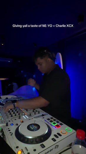Ne-Yo and Charlie XCX Mashup Experience