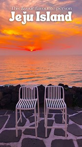@aewolthesunset_official , Jeju Island 🇰🇷 If you’re planning a trip to Jeju, don’t miss this dreamy coastal café and hotel in Aewol — the views are exactly what the name promises: breathtaking sunsets over the ocean, framed by palm trees and minimalist architecture. ☕️ Think: perfect iced lattes, rooftop seats with panoramic views, and that soft Jeju breeze that makes you want to stay forever. 🧡 The vibe is a blend of Bali meets Jeju, and it’s one of the best golden hour spots on the island —