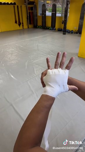 How to Wrap Your Hands for Boxing, Muay Thai, and Kickboxing