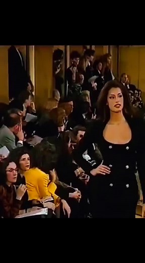 Yasmeen Ghauri Walks for Donna Karan 1992