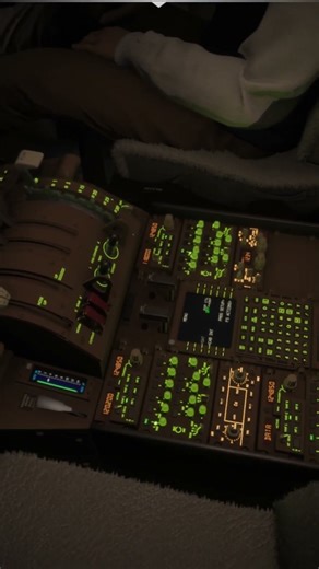 Heathrow | Gotta Get Home for Thanksgiving | Boeing 777