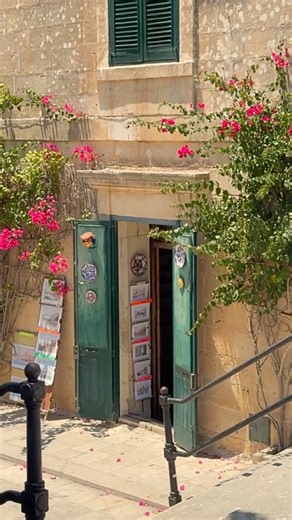 Ana & Nic | Travel Creators on Instagram: "5 Day Itinerary 🌴🐠🌊 Not sure where to go in Malta? Follow us for easy travel tips, hidden gems, and stress-free trip planning! 🌴🍹🤩 📌 Our Digital Travel Guide reveals my most favourite locations (including all of these) with Google Maps pins with details, recommendations and many more locations to discover (link in my profile). Best time to visit | Things to do in Malta | Tips for visiting Malta | Hidden gems in Malta | Visit Malta | Malta life |