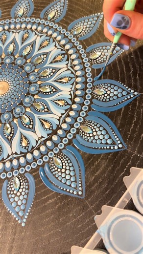 Process video of the latest blue 18” I recently did 💙 #fyp #foryourpage #meditativeart #satisfying #fypシ