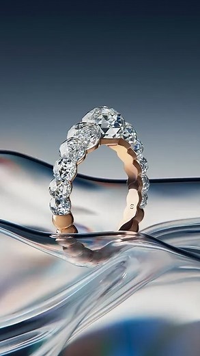 La Ruée | Bijoux & Montres on Instagram: "@unsaid propose une nouvelle lecture de la joaillerie. Éthique. Visionnaire. Engagée. 💎 Chaque diamant est cultivé, pas extrait. 🔁 Chaque gramme d’or est recyclé. 🌿 Chaque boutique vise le zéro carbone. Et leurs créations ? Maîtrisées, sculpturales et chargées de sens. #collaborationcommerciale Un diamant de culture…"