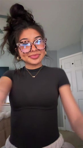 Messy Bun Tutorial: Effortless Hairstyle Guide