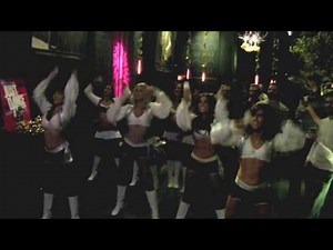 Cheerleaders "i like to move it" with wii motes Just Dance