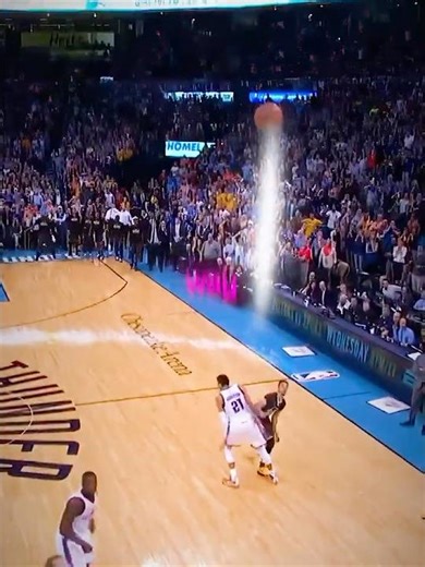 "Watch it GO IN" 😯🏀