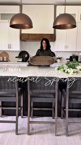 Stylish Spring Kitchen Island Decor Ideas