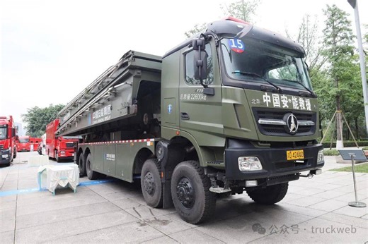 潍柴发动机 8x8驱动 实拍北奔4138全驱底盘应急架桥车