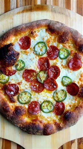 Delicious Home Oven Baked Pepperoni and Jalapeño New York Style White Pizza Recipe