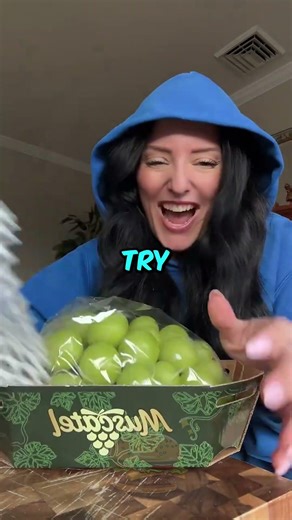 Crunchiest Grapes Ever?! 😳🍇 @loreniannucci