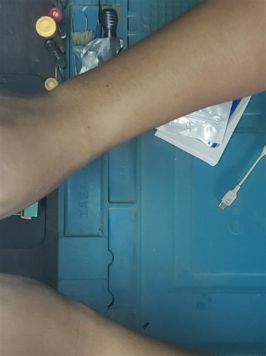 pembersihan alat seminggu sekali. yang mau jual hp rusak info saja area kendari 082213425221 #teknisi #hp