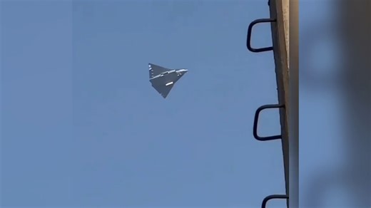 12月26号，轰26首飞成功，当美军六代机项目还在PPT上扯皮的时候，中国六代机“一鸣惊人”_哔哩哔哩_bilibili