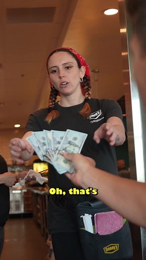 Generous Tip for Waitresses | Big Daws TV