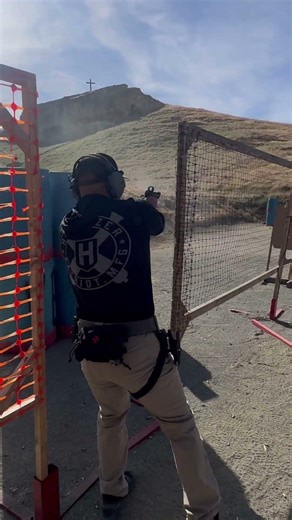 Could’ve been a nice run but trigger freeze towards the end threw target order off #USPSA #speed