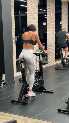 Heavy Hip Thrusts for Maximum Glute Growth 🔥 Build a Rounder Booty #HipThrust #GluteWorkout #shorts