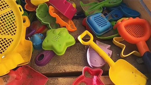 Sand Toy Borrow Box in Oceanside is keeping plastic waste out of the ocean