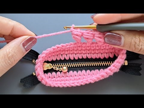 Easy DIY crochet mini coins purse. Bead stitch.