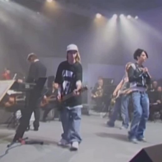 Tom Kaulitz Guitar Performance | 2000s Boyfriend Band