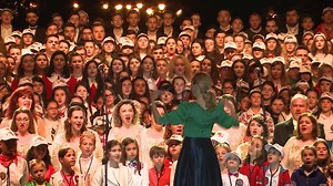 Sărbătorim Europa prin muzică! 🇪🇺🎶 💫 „Oda bucuriei” - Imnul Europei cântat de Corul #Madrigal și 1.000 de copii din corurile Cantus Mundi. Dirijor: Anna Ungureanu #cantam | Cantus Mundi Romania