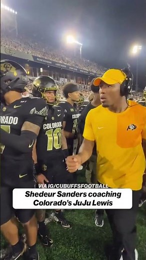 Shedeur Sanders was on the sideline helping QB JuJu Lewis lead his team to a 4th-quarter comeback