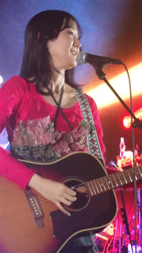 Xperia派でiPhone1度しか使った事ないし既にiPod,iTuneも使ってないけど初めて #表参道applestore に！無料イベンドなのに動画、写真OKの太っ腹w #冨岡愛#グッバイバイ | Toshiyuki Sasaki