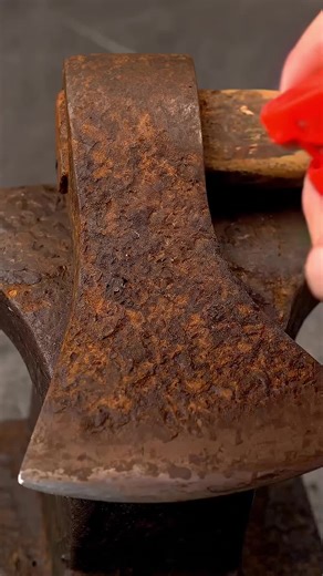 Instant Rust Cleaning Spray for Automobile Restoration