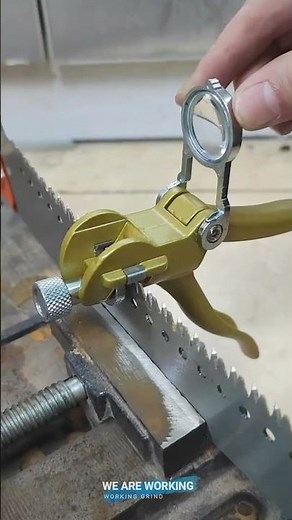 Chainsaw Chain Sharpening Guide with Magnifier