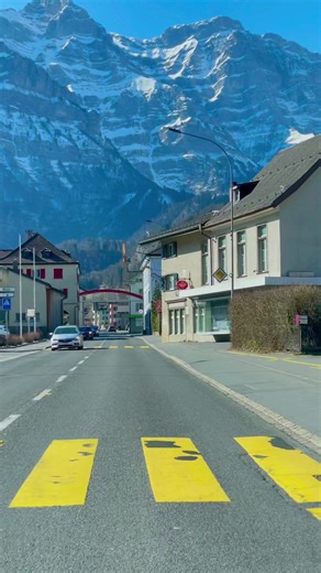 📍Netstal🇨🇭#swissroads #switzerland #switzerlandnature #roadtrip #glarus #klausenpass #swissparadise✨ #swissbeautiful #sisiswiss