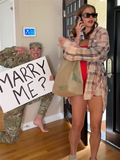 Sweet Soldier's Proposal Surprises Family at Homecoming