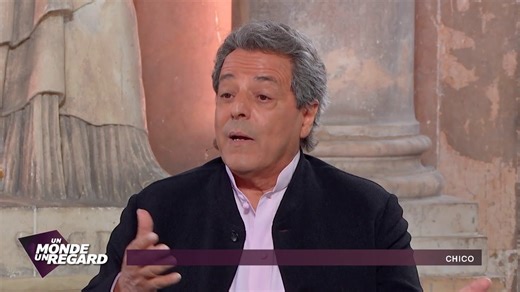 La musique gitane « n’a pas de barrière, les gens vibrent de la même manière » : le message de paix et universaliste de Chico