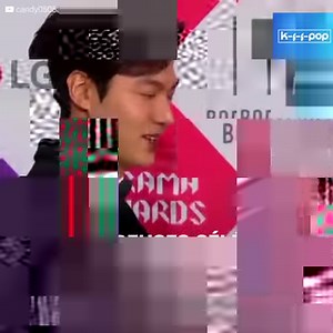 238K views · 2.8K reactions | L'acteur le plus convoité de Corée du Sud sortirait avec une chanteuse de K-Pop... Des photos divulguées révèlent l'image ! C'est Lee Min Ho, qui serait en couple avec Yeonwoo de Momoland. Ils ont été aperçus ensemble dans un parking, et bien qu'ils n'aient pas confirmé la nouvelle, tout indique qu'il y a... quelque chose de très spécial entre eux. | Monde K-pop | Facebook