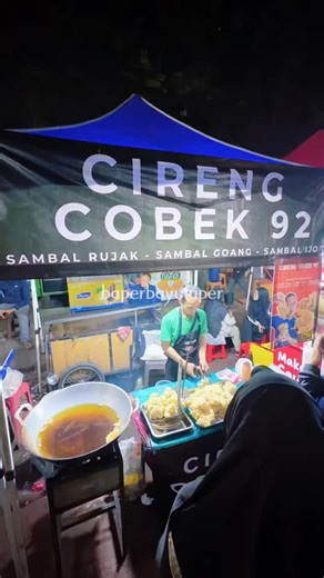 Ubay on Instagram: "Cireng Cobek 92 📍Lengkong Culinary Night / Lengkong Night Street Food, Bandung, Jawa Barat. #baperbayulaper #cirengcobek92 #cirengcobek #cirengcobekbandung #lengkongnightstreetfood"
