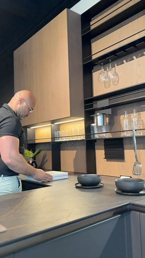 🇮🇹 Luxury Italian Kitchens, Right Here in Miami 🇮🇹 Visit our showroom to explore the finest in Italian craftsmanship and create the kitchen of your dreams. 📍 Stop by today—we can’t wait to show you around! 8550 SW 129th Terrace Miami, FL 33156 | I Wood Decor