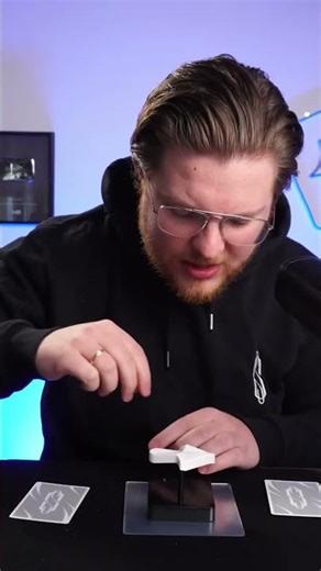 Magic trick? Or optical illusion? #magician #magictrick #magic